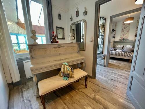 Charming Atypical 3 Bedroom Apartment