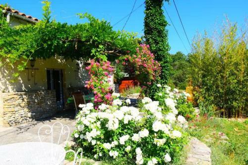 La Th�ba�de Maison Proven�ale Au Calme