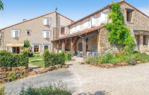 Beautiful Home In Roussines With Wifi And 3 Bedrooms