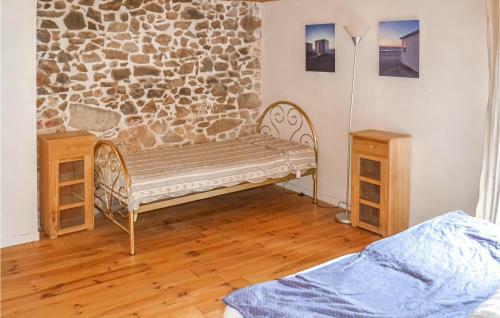 Stunning Home In Roussines With Wifi And 3 Bedrooms