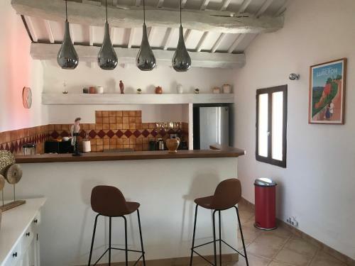 G�te Des Demoiselles En Luberon