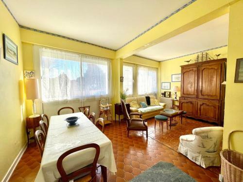 Agr�able Maison de Ville Avec Cour Royan Centre