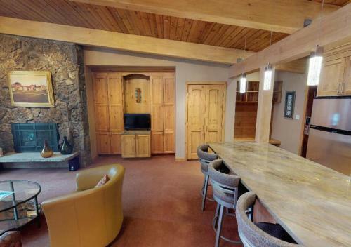 Manor Vail Lodge