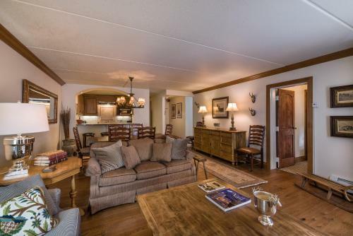 Lodge Vail's Mountain Haus At The Covered Bridge