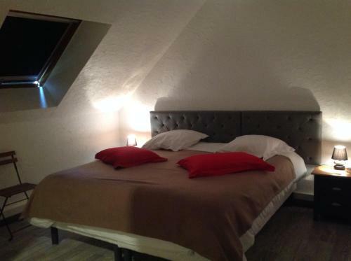 Hostal La Bicoque En Puisaye