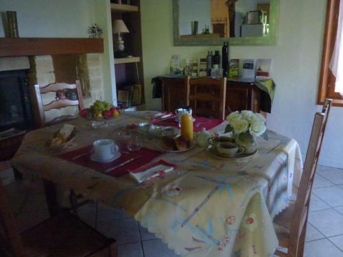 Hostal La Bicoque En Puisaye