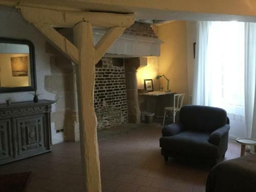 La Petite Maison D?� C�t�, Au N�11