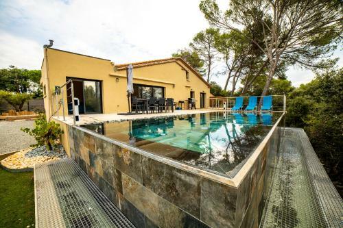 Villa Piscine Miroir Jacuzzi