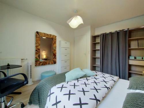 Chic And Spacious Apart With Terrace And Parking