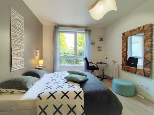 Chic And Spacious Apart With Terrace And Parking