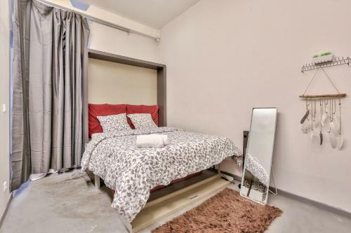 Chic And Spacious Apart Near Paris