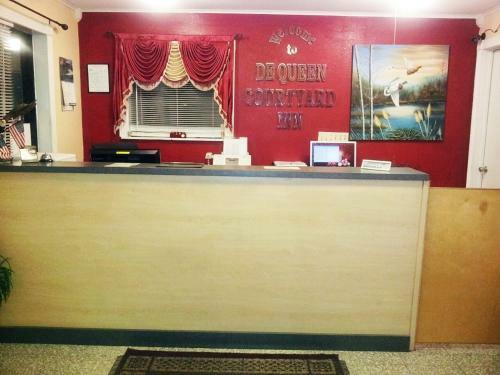 Motel Dequeen Courtyard Inn
