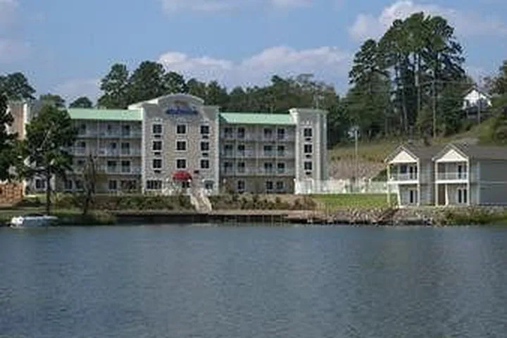Baymont Inn & Suites Hot Springs