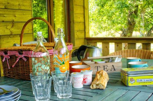 Hostal Domaine Des Z'ailes