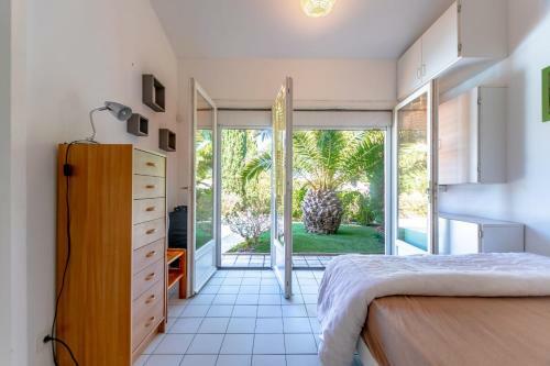 Superb Villa With Pool Terrace And Garden