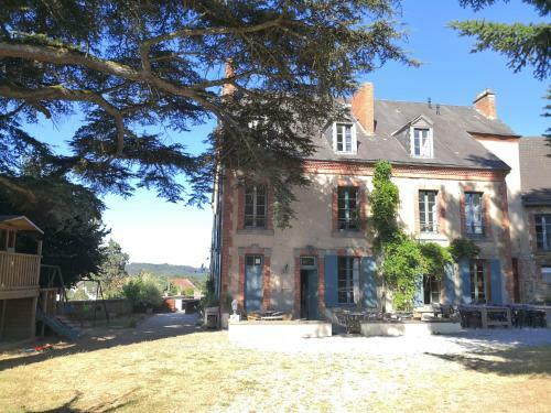 Hostal Maison Courbarien