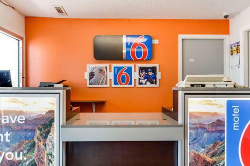 Motel 6 Fayetteville