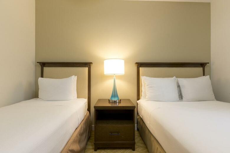 Grand Pacific Palisades Resort & Hotel