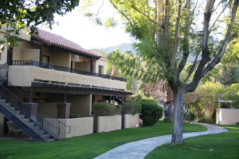 Hotel The Oasis Resort