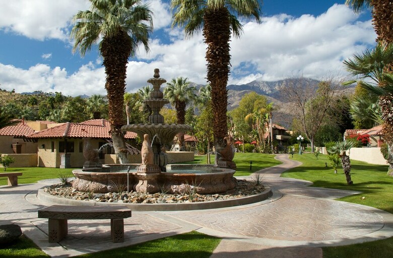 Hotel The Oasis Resort