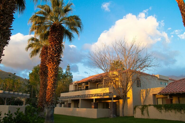 Hotel The Oasis Resort