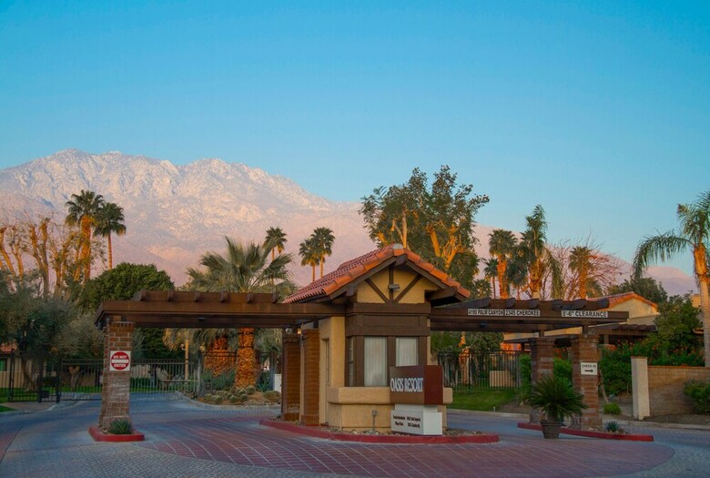 Hotel The Oasis Resort