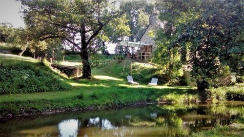 Au Moulin De Faucillon
