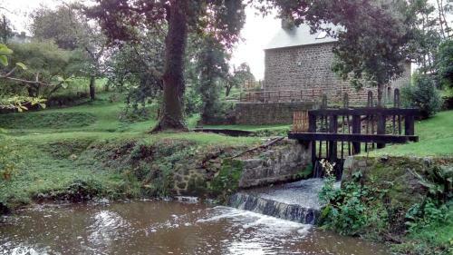 Au Moulin De Faucillon
