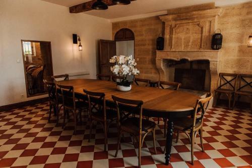Hostal G�te Du Ch�teau Le Conte Au Coeur Du Vignoble de Saint Emilion