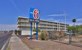 Motel 6 Phoenix - Black Canyon