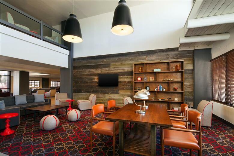 Hotel Four Points By Sheraton Phoenix South Mountain