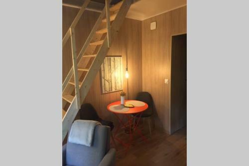 Adorable Chalet Dans Un Espace Bois�