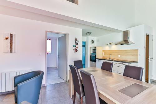 Jolie Maison Pour 6p � 800m de La Plage