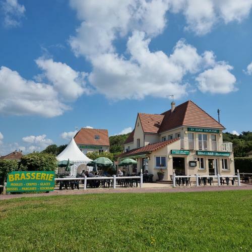 Hotel Dday House