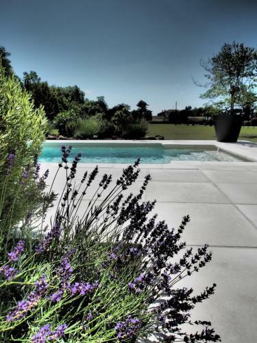 La Villa A Chateau Franc-daut Sleeps 6