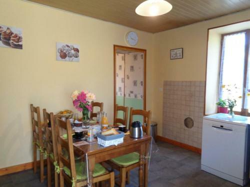 G�te Saint-marcel-d'urf�, 4 Pi�ces, 5 Personnes - Fr-1-496-235
