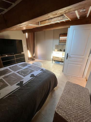 Maison De Village