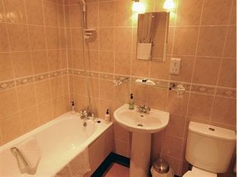 Hostal Hussar Inn