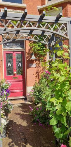 Hostal The Warwick Guesthouse