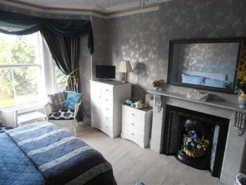 Hostal Riverside Guest House