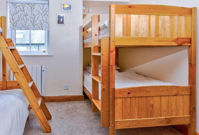 Howgills Guest House & Apartments