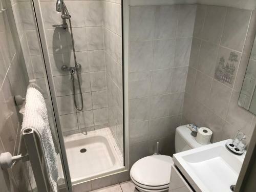 Apartamento Studio �quip�, Calme, Wifi, 1.5 Km Du Front de Mer