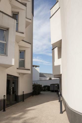 Au Calme. Apartment With Free Parking