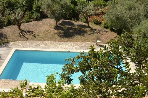 Artistic Apartment Saint-paul-de-vence With Pool