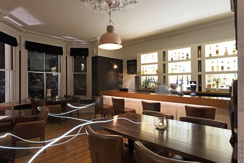 Andover House Hotel & Restaurant