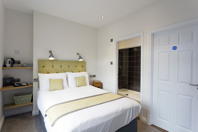 Andover House Hotel & Restaurant