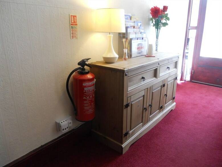 Hostal All Seasons Guest House
