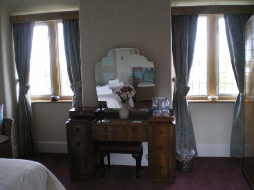 Hostal The White Lodge