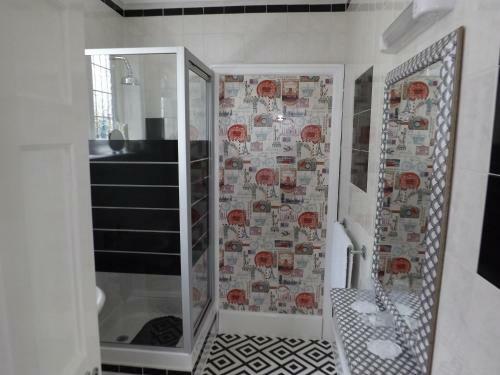 Hostal The White Lodge
