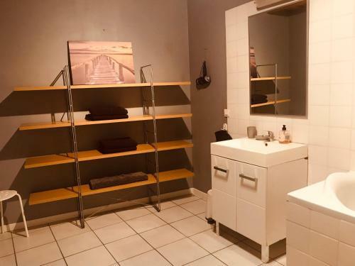 M&s - Apartment In Saint R�my de Provence